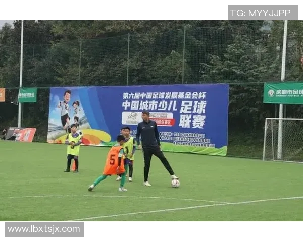 西瓜霜足球明星助力青少年体育发展展现青春活力与拼搏精神