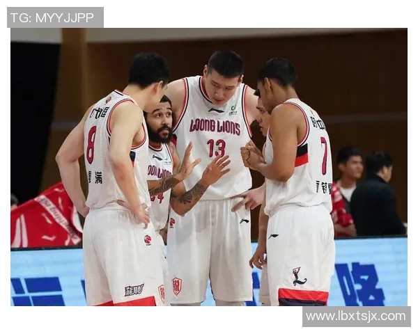 赛后分析:广州篮球队与南京篮球队的战术对决与启示 赛后分析:广州篮球队与南京篮球队的战术对决与启示