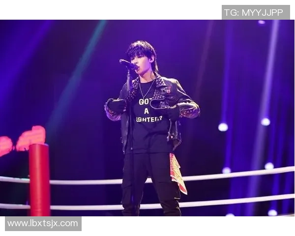 足球场上的舞王展现魅力与技巧引领潮流的明星球员 足球场上的舞王展现魅力与技巧引领潮流的明星球员