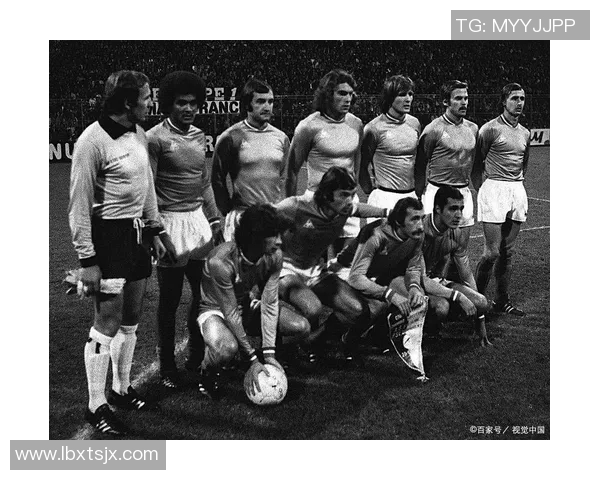 足球传奇贝利的经典鞋款背后的故事与影响 足球传奇贝利的经典鞋款背后的故事与影响