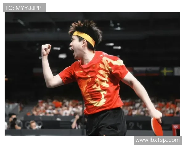 足球明星受伤瞬间的真实画面揭示运动背后的艰辛与挑战 足球明星受伤瞬间的真实画面揭示运动背后的艰辛与挑战