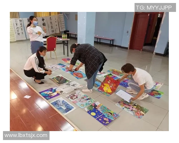 足球明星在水中尽情挥洒激情踢水球高清图片展示