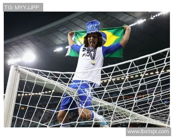 足球明星大卫路易斯的传奇之路与场外生活揭秘 足球明星大卫路易斯的传奇之路与场外生活揭秘