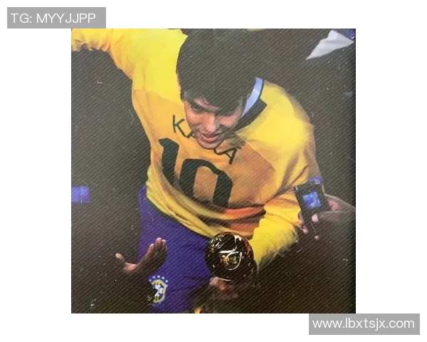 足球明星帅哥展现完美腹肌魅力照片引领健身潮流