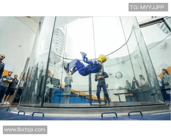 足球明星挑战极限坐过山车惊险瞬间视频分享