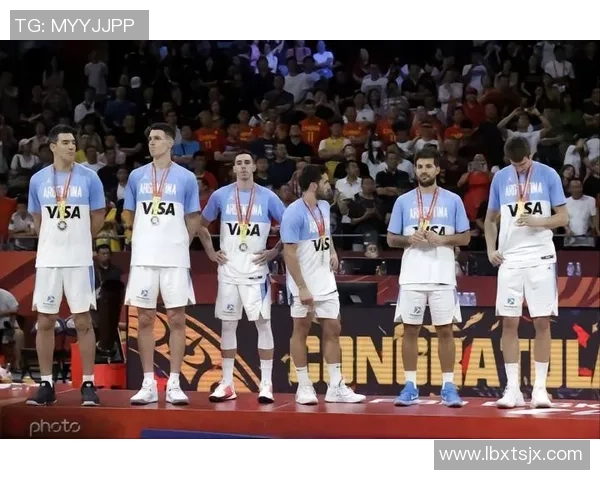 足球明星收入为何普遍高于篮球明星的背后原因分析与探讨