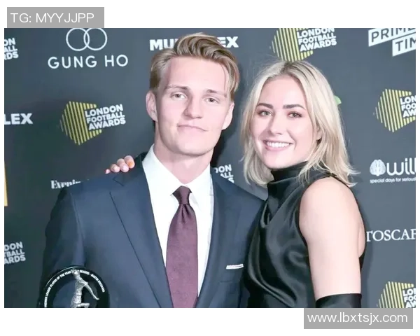 足球明星的家庭生活揭秘妻子与儿子的甜蜜瞬间大公开 足球明星的家庭生活揭秘妻子与儿子的甜蜜瞬间大公开