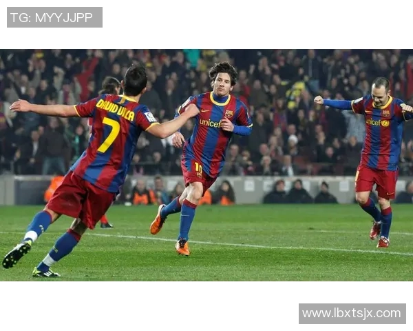 足球明星的风采与成就揭秘及其经典瞬间照片展示