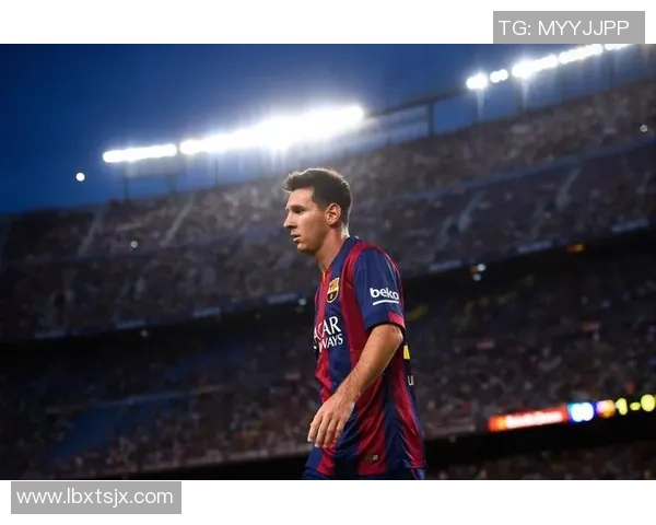 足球明星的魅力瞬间与场上风采的细腻描绘