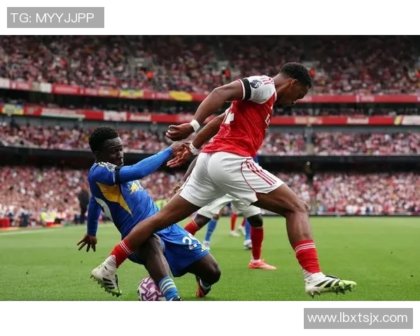 足球明星粉丝热情高涨现场狂欢瞬间尽显魅力与激情