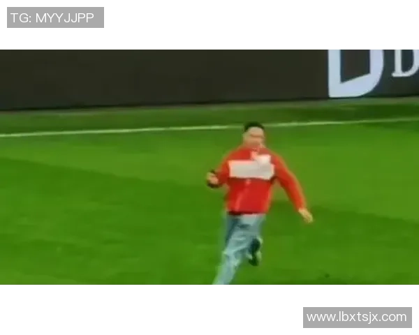 足球明星街头搞怪大挑战笑翻全场的趣味瞬间合集 足球明星街头搞怪大挑战笑翻全场的趣味瞬间合集